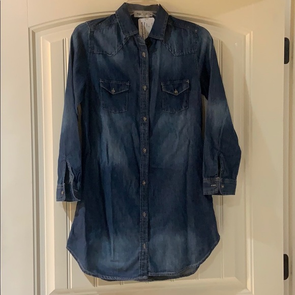 Bungalow 123 Denim bottom-up shirt - Picture 1 of 3